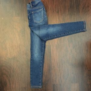 Old Navy Girl’s Dark Wash Distressed Skinny Jeans